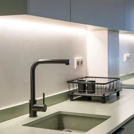 Hotel Vlc Host - Reina 168