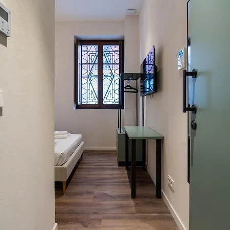 Otel Vlc Host - Reina 168 *