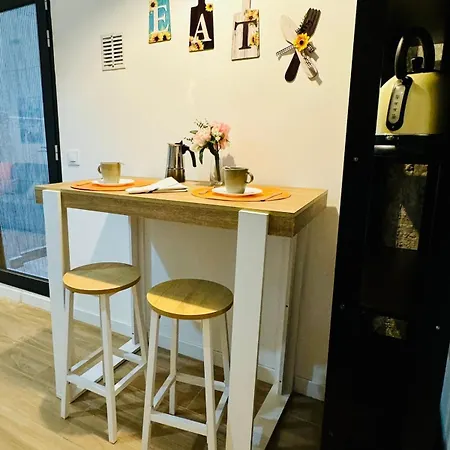 Ori B & Spacious Flat Close To The Center Apartamento