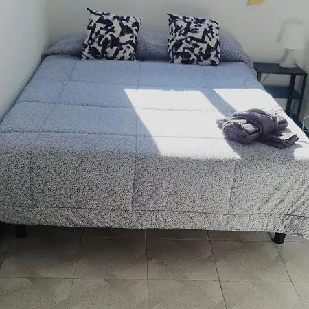 Ubytování v soukromí Tranquila Y Centrica Matrimonio En Vivienda Compartida *