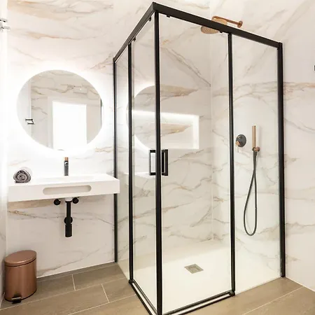 Deluxe - Ciudad De Artes * Валенсия