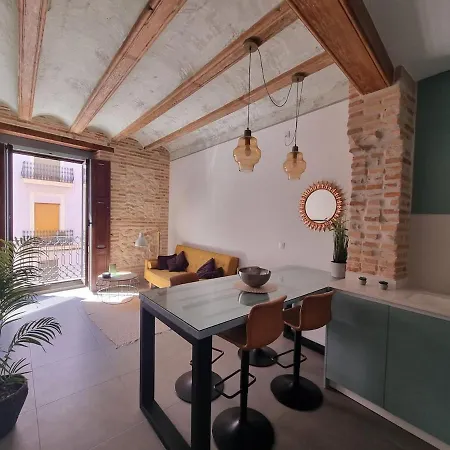 Centrica Y Encantadora Vivienda. Valencie