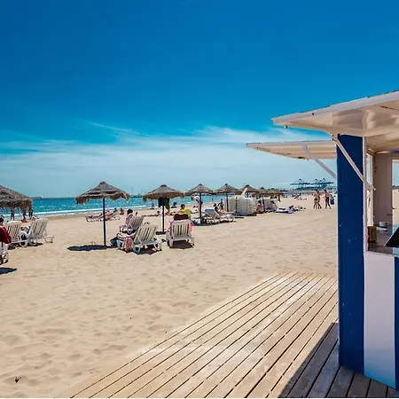 El Cabanal 400 Meters From The Apartment *