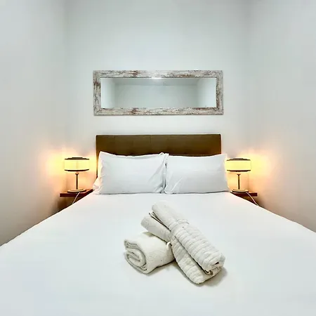 Comfort Near Metro, 2 Bed, 1 Bath Apartman