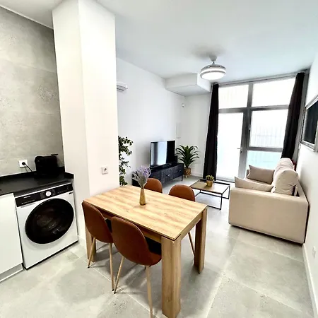 Getaway - Jacuzzi, Space & Comfort 아파트 *