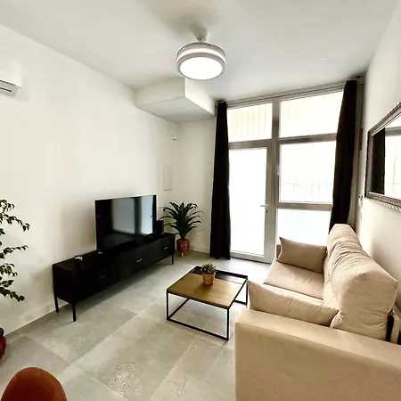 Getaway - Jacuzzi, Space & Comfort