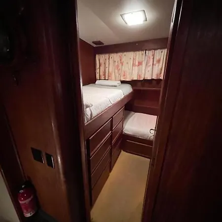 Yacht Our Alissa ספינת מלון