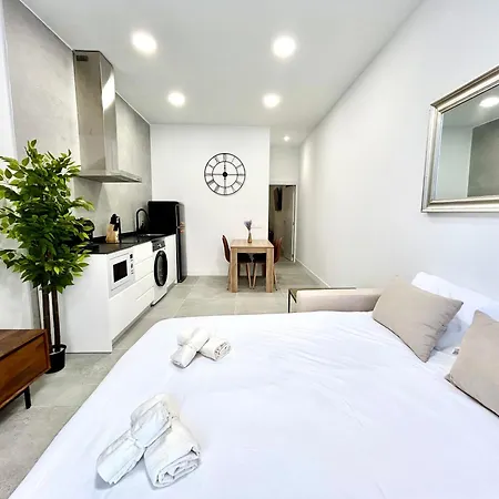 Urban Escape Comfort Meets Luxury, 4 Ppl Apartament *