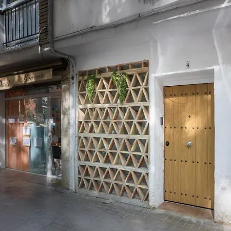 Ln4 - Loft Espacioso Y Acogedor Estudio Cerca Del Metro Zona Ayora דירה *