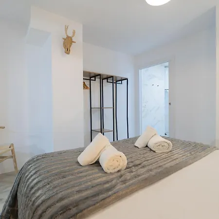 Ln4 - Loft Espacioso Y Acogedor Estudio Cerca Del Metro Zona Ayora דירה *
