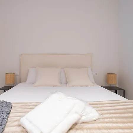 Pm - Loft Espaciosos Estudios Con Terraza Cerca A Artes Y Ciencias * فالنسيا