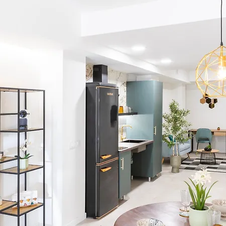 Ag7 Loft Espaciosos Estudios Con Terraza Cercanos Al Metro Zona Ayora