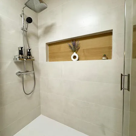 Centrico Cerca De Torres De Serrano Y Viveros * Валенсия