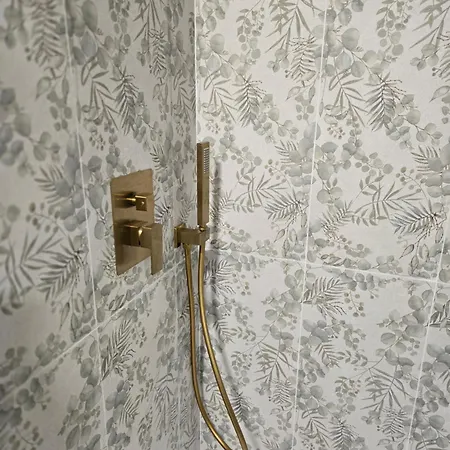 Experience * Valence