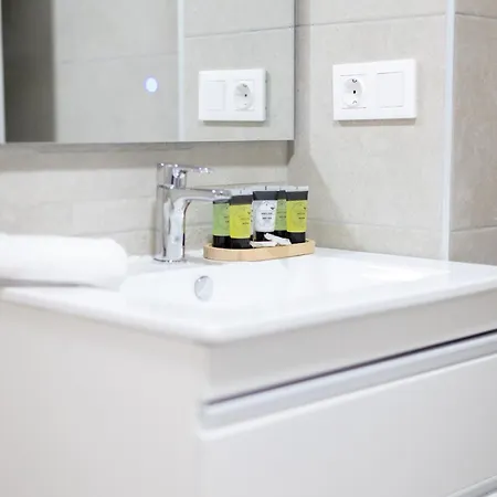 Dormforyou Ciudad De Ciencias Terraza 4* Валенсия