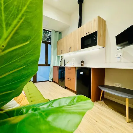 Stylish Design Studio In Valencia Apartman