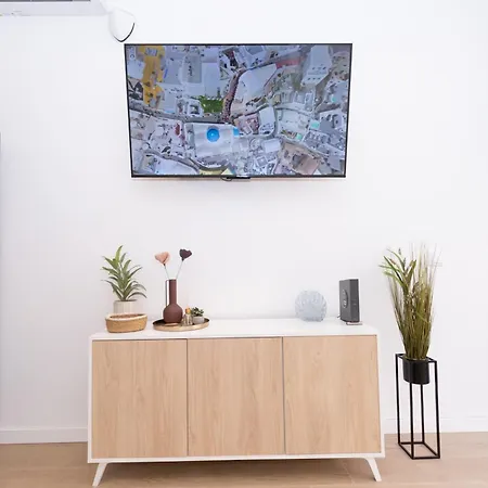 Διαμέρισμα Casa Novi - Close To Beach, Center & Metro *