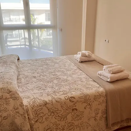 شقة Valencia Beach Apartments فالنسيا