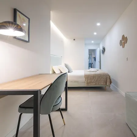 Ag7 Loft Espaciosos Estudios Con Terraza Cercanos Al Metro Zona Ayora Валенсия