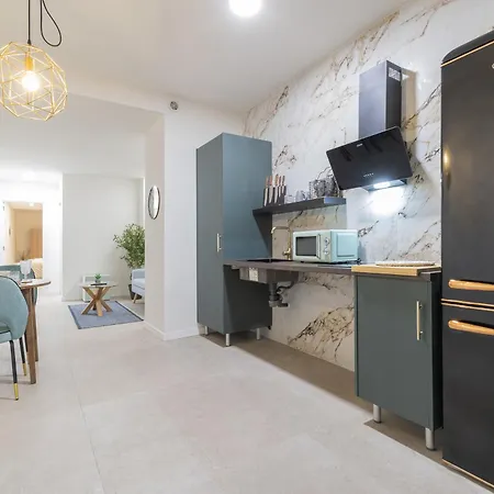 Апартаменты Ag7 Loft Espaciosos Estudios Con Terraza Cercanos Al Metro Zona Ayora