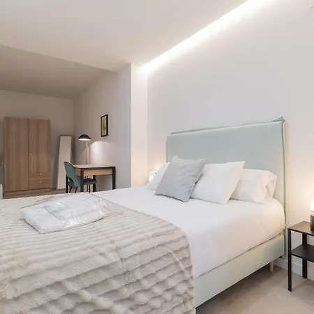 Ag7 Loft Espaciosos Estudios Con Terraza Cercanos Al Metro Zona Ayora Апартаменты Валенсия