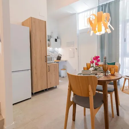 If - Loft Estudios Encantadores Y Bien Conectados En Zona Residencial Malilla Appartamento