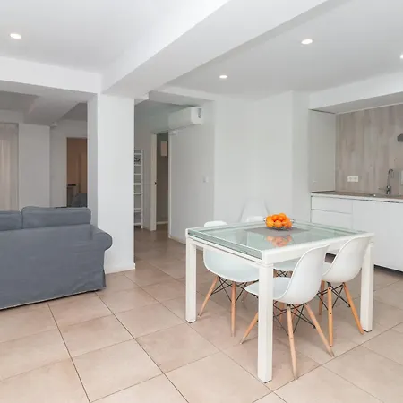 Ξενοδοχείο με διαμερίσματα Bet - Abastos