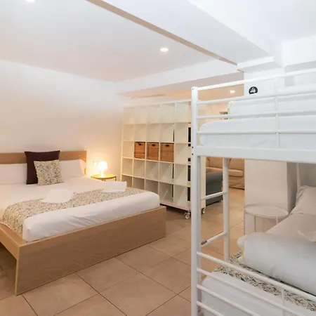 Bet - Abastos Apartmanhotel 2*
