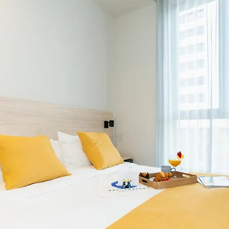 Apart Otel Dorm4you Arena 2 Valensiya