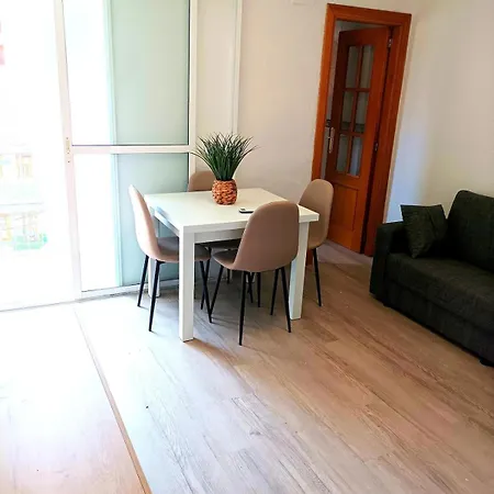Apartment El Cabanyal 400m From The Valencia