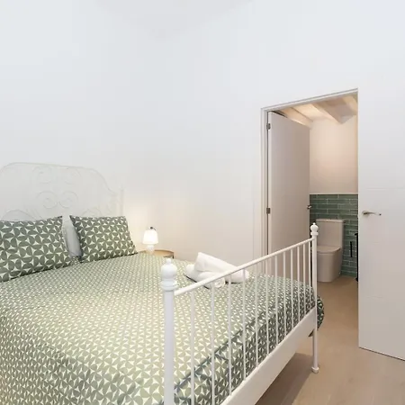 Апартаменты Guestready - Valencia's Vibrant Malvarrosa Валенсия