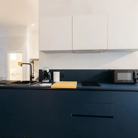 Apartment Trendy Retreat In