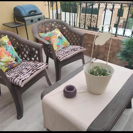 Casa Con Barbacoa En Urbanizacion Privada Vila Valencie
