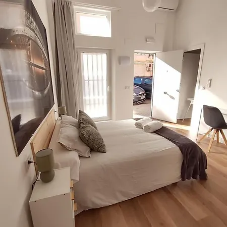 District Key - Valencia, Plaza Del Cedro ולנסיה