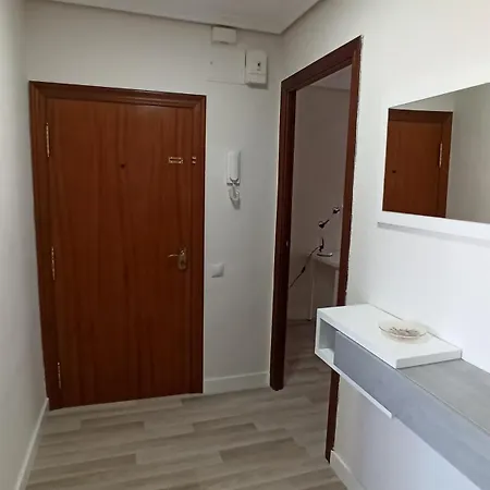En El Cabanyal Enfrente De La Marina Real דירה