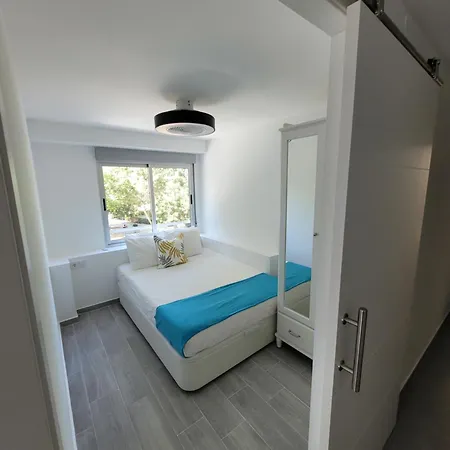 New And Bright 2-bedroom In Canamelar
