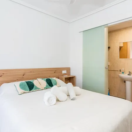 Confortable Apto En La Playa A 10min De דירה