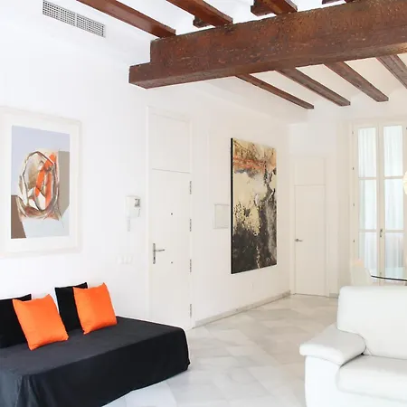 Reina Catedral Apartment