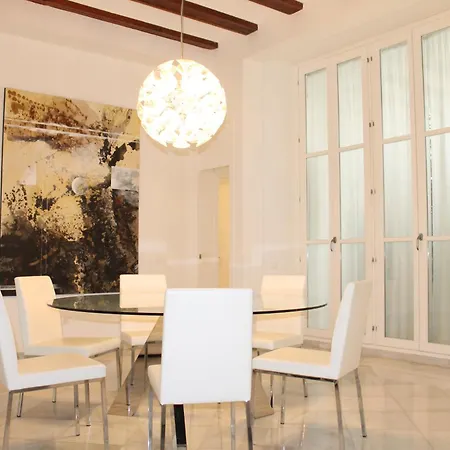 Reina Catedral Apartman *