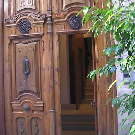 Reina Catedral Apartment *