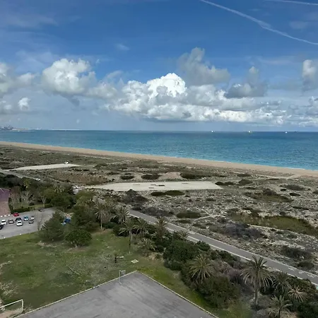 Spacious In With Sea View - 160 Sqm *