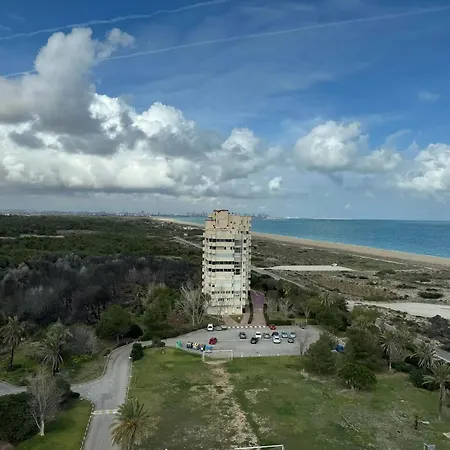 Spacious In With Sea View - 160 Sqm