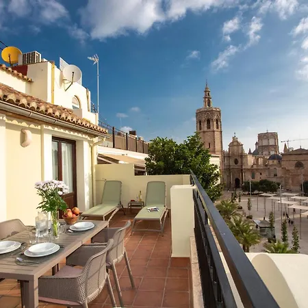 Apartment Singularstays Atico Reina Catalina