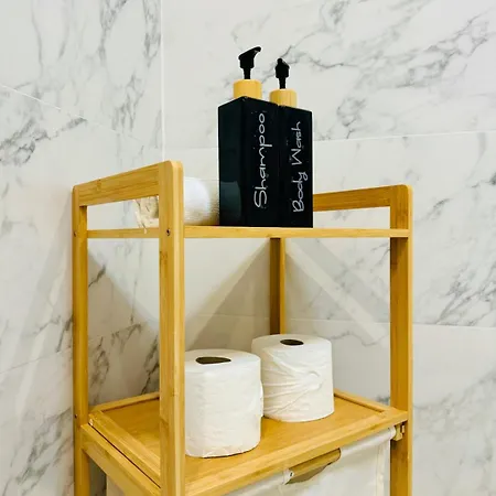 Flat A - Wide & Cool Flat Next To Historic Center