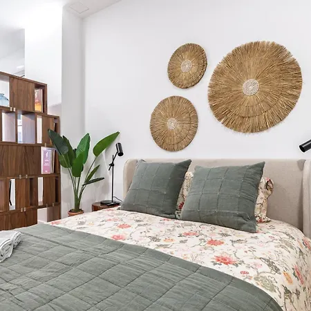Apartamento Moderno Loft Reformado, Smart Tv, Ac, Beach, 3pax Valência