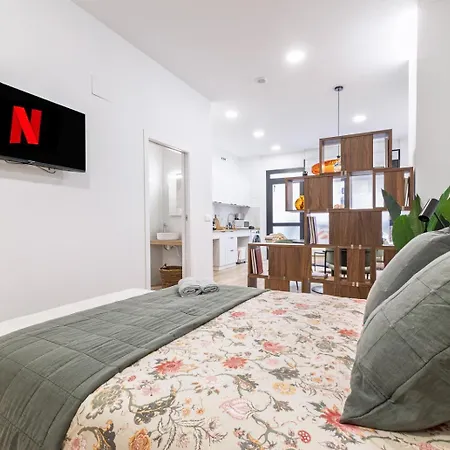 Apartamento Moderno Loft Reformado, Smart Tv, Ac, Beach, 3pax *