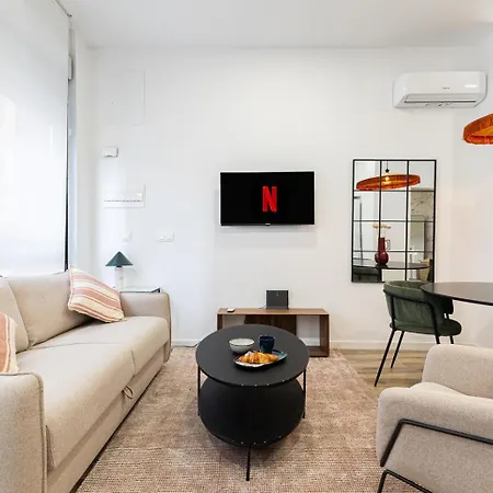 Moderno Loft Reformado, Smart Tv, Ac, Beach, 3pax *