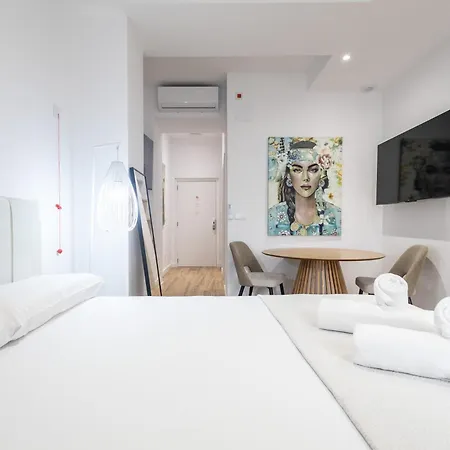 Primat Reig Flats 3*