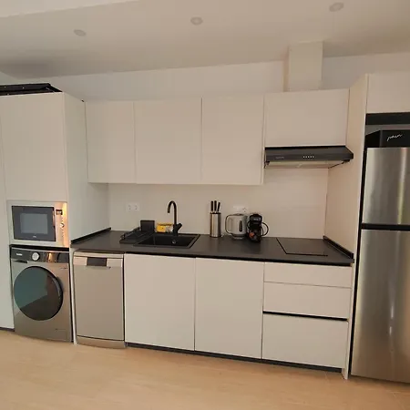 Miramar Rd B * Valencie