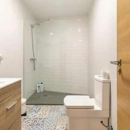 Vivienda Junto A Ruzafa / 6 Pax *